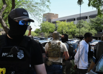 ICE Using Tracking App to Target Migrants for Swift Deportation