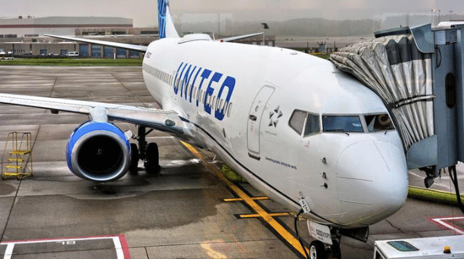 TSA officer accused of stealing money from passenger during airport screening process