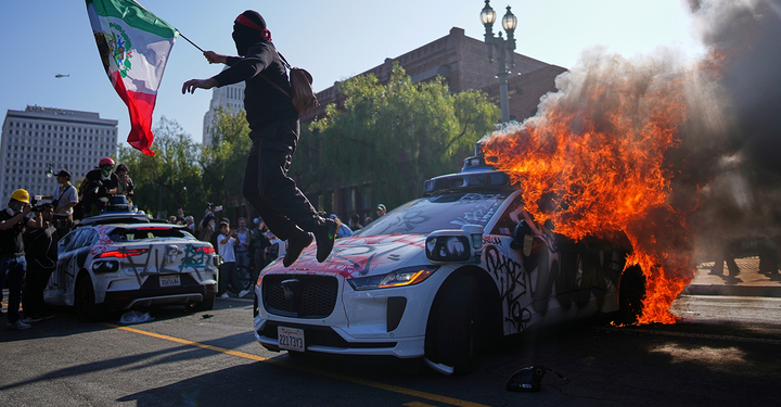 LA news anchor claims people are having 'fun' watching cars burn, riots 'relatively peaceful'